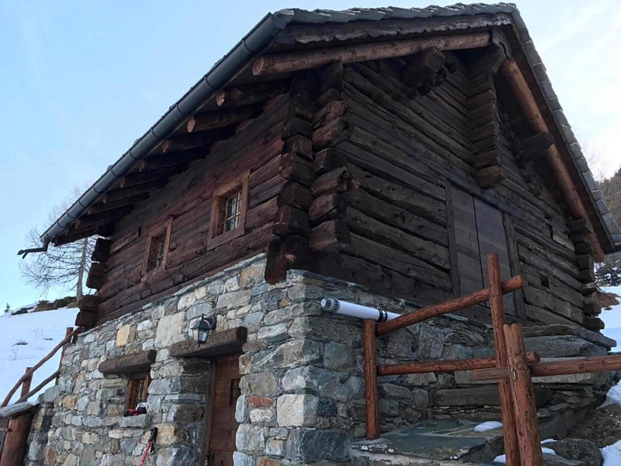그레서니세인트존 Baite Cialvrina 빌라 외부 사진